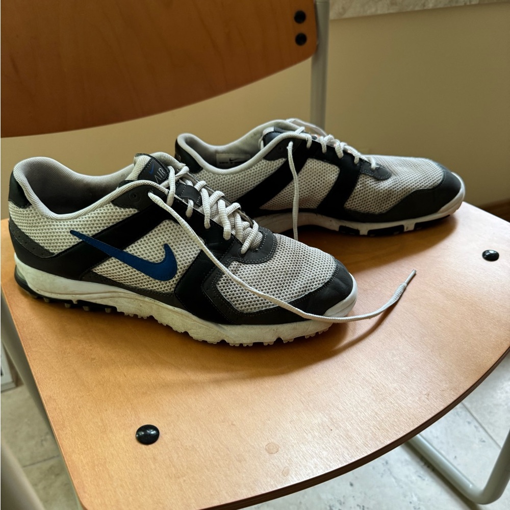 Nike Women’s Black, Gray, and Blue Athletic Shoes - Picture 2 of 4